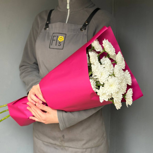 Букет из 3 кустовых хризантем в бордовой упаковке