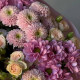 Авторский букет с  хризантемой и кустовой розой